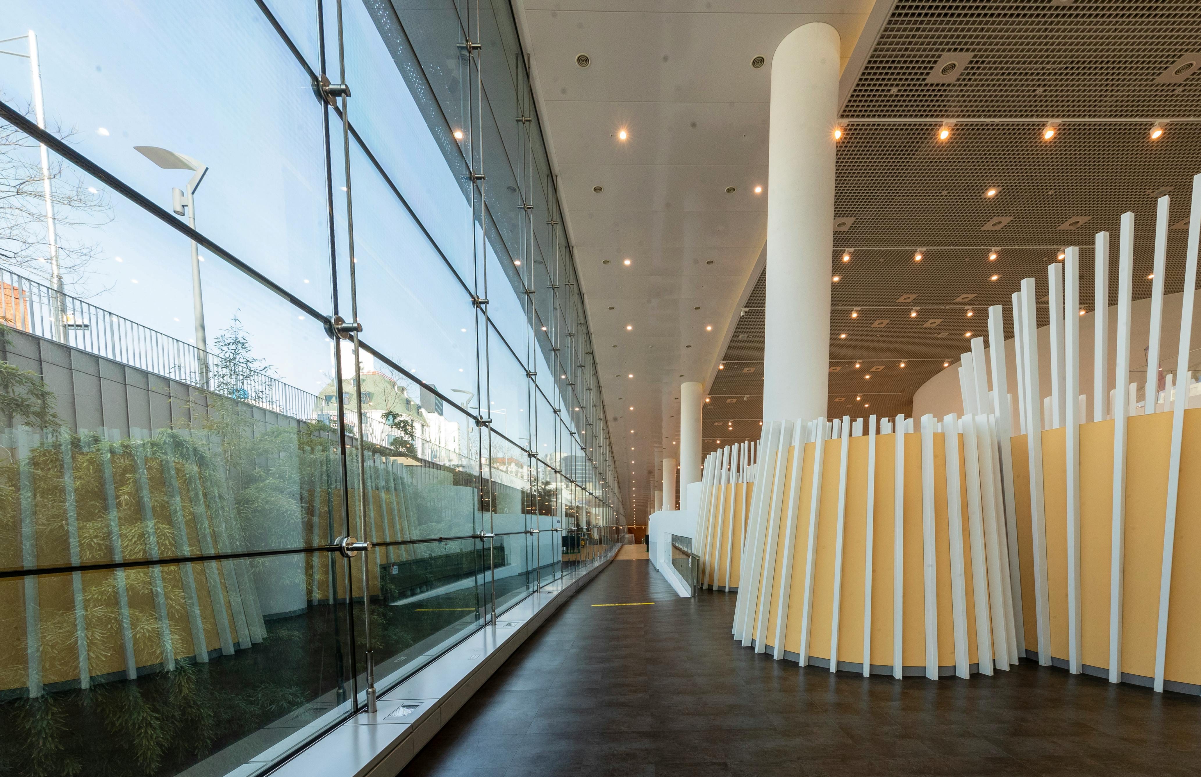 Spider Glazing & Glass Facade Systems — 4